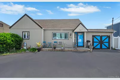 24 Raynor Street, West Babylon, NY 11704 - Photo 3