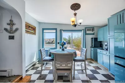 24 Raynor Street, West Babylon, NY 11704 - Photo 25