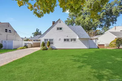 16 Cloister Lane, Hicksville, NY 11801 - Photo 1