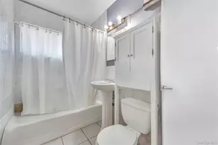 16 Cloister Ln, Hicksville, NY 11801 - Photo 7