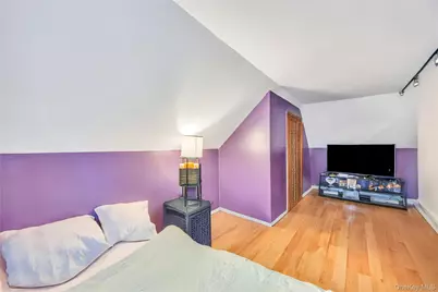 16 Cloister Lane, Hicksville, NY 11801 - Photo 3