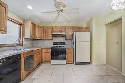 51 Rockwell Avenue, New York, NY 10305 - Photo 3