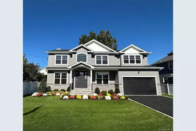 526 Park Avenue, Merrick, NY 11566 - Photo 3