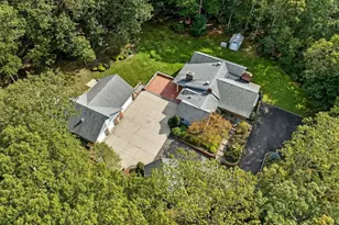 250 Manor Rd, Huntington, NY 11743 - Photo 9