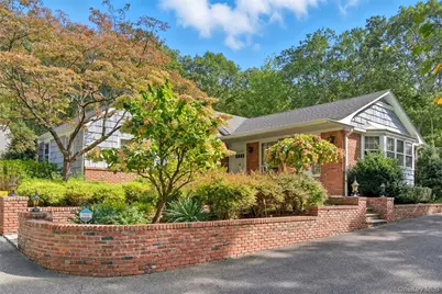 250 Manor Road, Huntington, NY 11743 - Photo 3