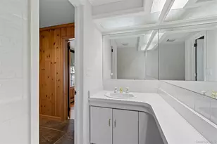 250 Manor Rd, Huntington, NY 11743 - Photo 27