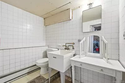 68 7th Street, Bay Shore, NY 11706 - Photo 19