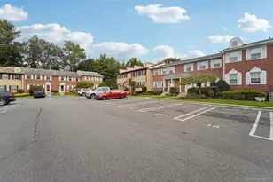 463 Hopi Ct, Suffern, NY 10901 - Photo 3