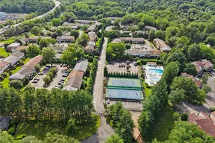 463 Hopi Ct, Suffern, NY 10901 - Photo 5