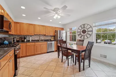 463 Hopi Court, Suffern, NY 10901 - Photo 9