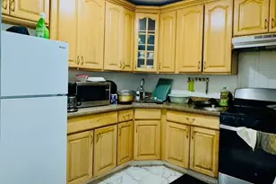 145-08 88th Ave, Jamaica, NY 11435 - Photo 17