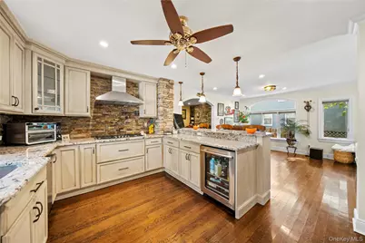 1708 Cornelius Avenue, Wantagh, NY 11793 - Photo 15