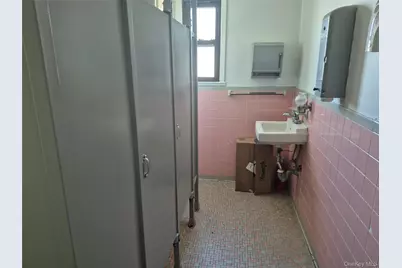 475 W Merrick Road, Valley Stream, NY 11580 - Photo 7