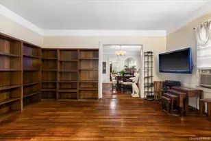 4534 Hoxie St, Bronx, NY 10470 - Photo 5