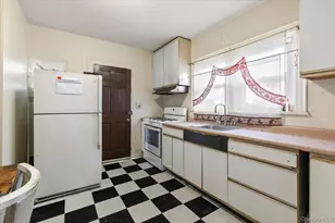 4534 Hoxie St, Bronx, NY 10470 - Photo 9