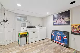 52-11 Redfield St, Douglaston, NY 11362 - Photo 27