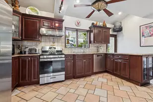 52-11 Redfield St, Douglaston, NY 11362 - Photo 17