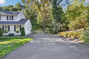 126 Foxwood Dr S, Newburgh, NY 12550 - Photo 3