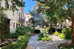 215 Middle Neck Rd, Great Neck, NY 11021 - Photo 23