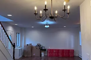 215 Middle Neck Rd, Great Neck, NY 11021 - Photo 9