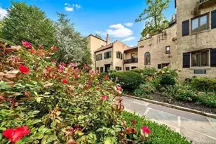 215 Middle Neck Rd, Great Neck, NY 11021 - Photo 19