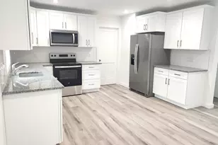 516 Neighborhood Rd, Shirley, NY 11967 - Photo 5