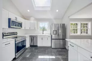 2 Pearl Pl, Greenlawn, NY 11740 - Photo 13