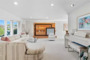 17 Center Dr, Syosset, NY 11791 - Photo 13