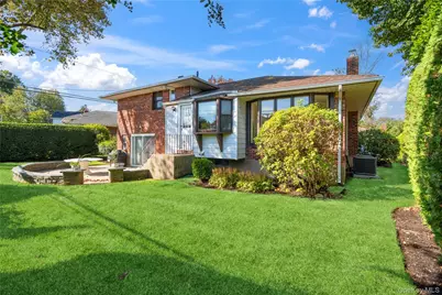 17 Center Drive, Syosset, NY 11791 - Photo 31