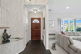 17 Center Dr, Syosset, NY 11791 - Photo 5