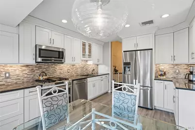 17 Center Drive, Syosset, NY 11791 - Photo 11