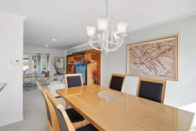 17 Center Drive, Syosset, NY 11791 - Photo 15