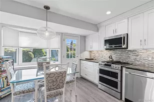 17 Center Dr, Syosset, NY 11791 - Photo 9