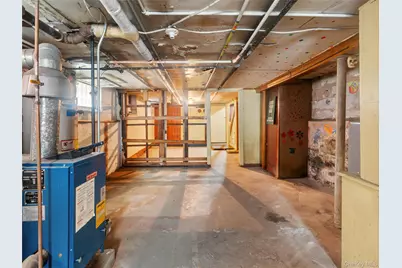 7021 72nd Place, Glendale, NY 11385 - Photo 11