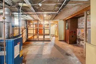 70-21 72nd Pl, Glendale, NY 11385 - Photo 11