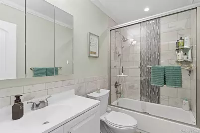 2 Dogwood Ct #2, Selden, NY 11784 - Photo 15