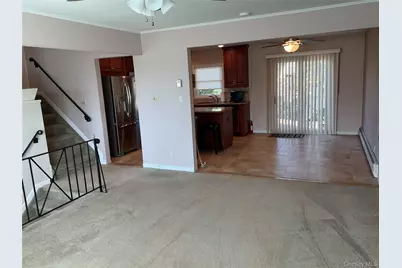 537 Church Street, Westbury, NY 11590 - Photo 3