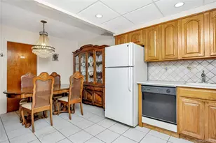 21-35 Menahan St, Ridgewood, NY 11385 - Photo 11