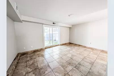 136 Hill Crescent, Calverton, NY 11933 - Photo 5