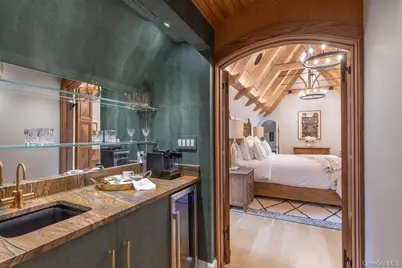 21 Hampshire Road, Bronxville, NY 10708 - Photo 17