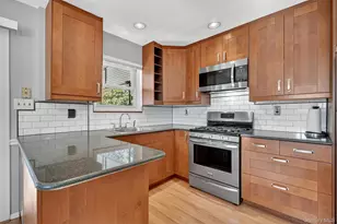 283 Calhoun Ave, Bronx, NY 10465 - Photo 9