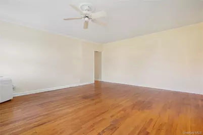 1 Jefferson Avenue #D2, Rockville Centre, NY 11570 - Photo 9