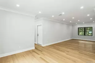 9 Hill Dr, Glen Head, NY 11545 - Photo 17