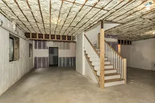 9 Hill Dr, Glen Head, NY 11545 - Photo 33