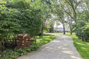 26 Ruxton Rd, East Hampton, NY 11937 - Photo 3