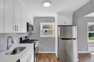 318 Vincent Ave, Lynbrook, NY 11563 - Photo 9