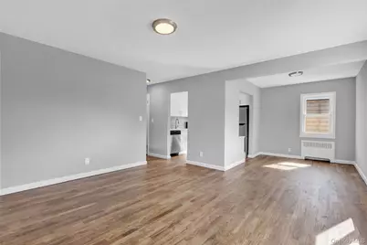 318 Vincent Avenue, Lynbrook, NY 11563 - Photo 5