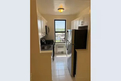 71-11 Yellowstone Boulevard #7R, Forest Hills, NY 11375 - Photo 1