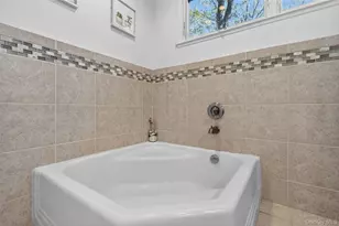 35 Deerpath Rd, Tuxedo Park, NY 10987 - Photo 23