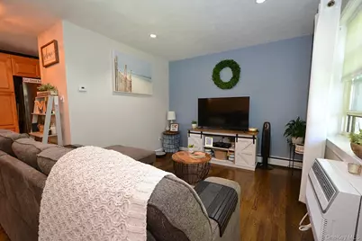 18 Glen Hollow Drive #F13, Holtsville, NY 11742 - Photo 9